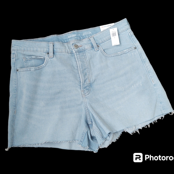 Old Navy Pants - NWT Old Navy Denim Cut Off Shorts Size 14